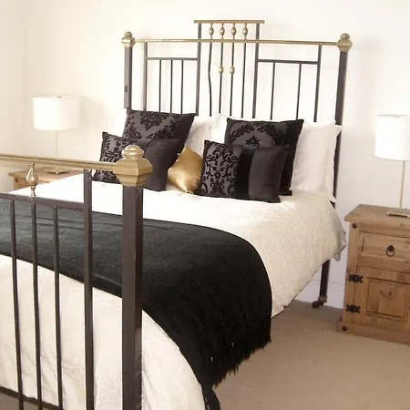 Castle View House 3*