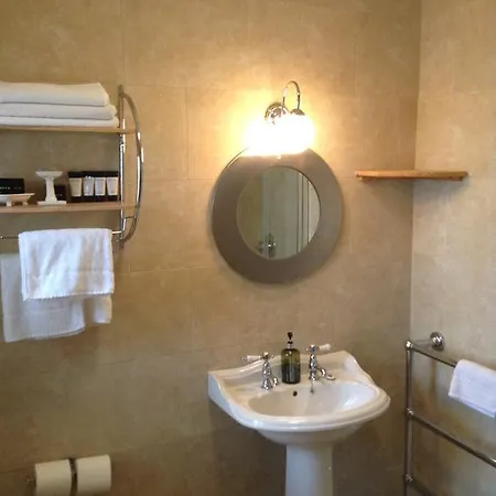 Bed & Breakfast Castle View House