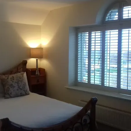 Castle View House 3*