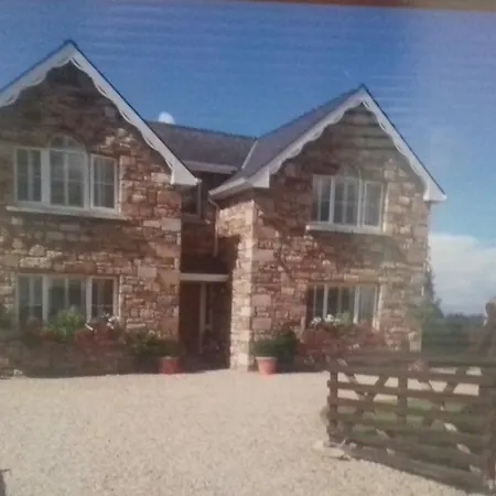 Castle View House 3*