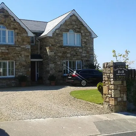 Bed & Breakfast Castle View House 3*