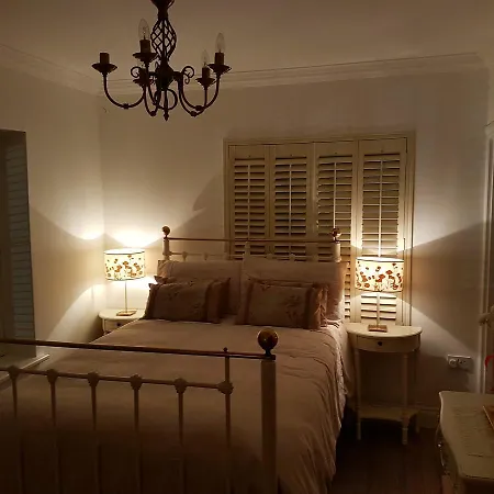 Bed & Breakfast Castle View House