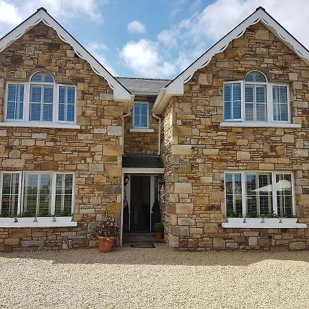 Castle View House Bed & Breakfast 3*